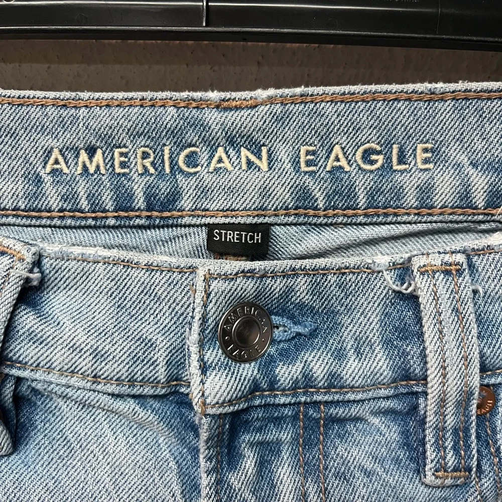 American Eagle Outfitters Light Blue Distressed Ankle Jeans - Picture 6 of 7